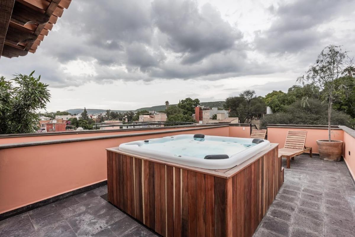 Luxury Apartments In Centro San Miguel De Allende With Rooftop & Jacuzzi Bagian luar foto